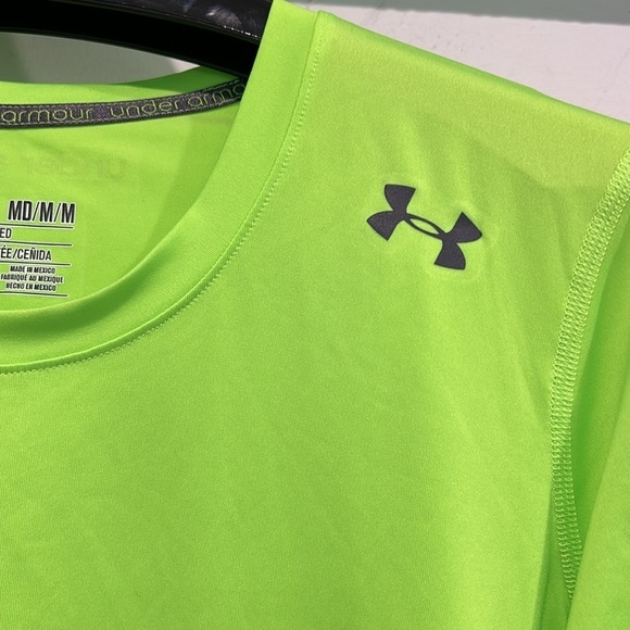 Under Armour Vibrant Lime Long Sleeve Base layer Activewear Top medium women’s - Picture 3 of 8